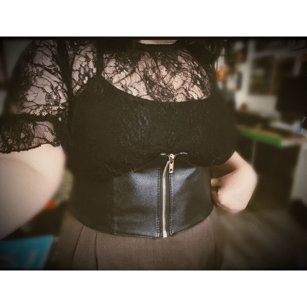 Black Faux Leather Zip Up Underbust Corset Belt 32" Goth/Dark Academia